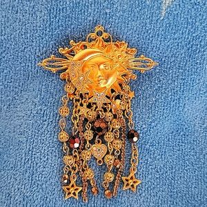 Kirks Folly brooch pin